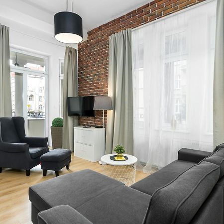 Apartment Poznan Mtp Chelmonskiego By Noclegi Renters Екстер'єр фото