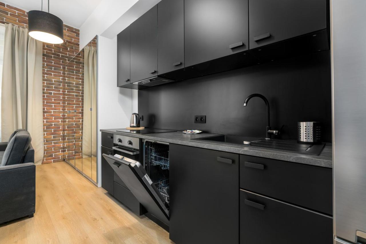 Apartment Poznan Mtp Chelmonskiego By Noclegi Renters Екстер'єр фото