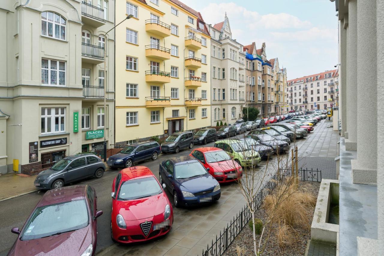 Apartment Poznan Mtp Chelmonskiego By Noclegi Renters Екстер'єр фото